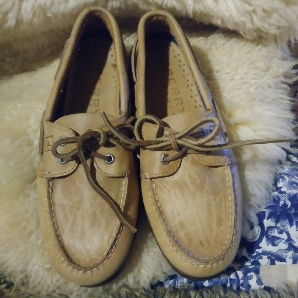 Shoes - Picture 4 of 5